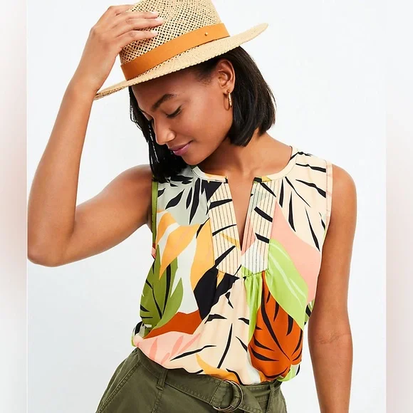 ⭐️ Loft Palm Split Neck Mixed Media Shell Sleeveless Tank SMALL - Picture 2 of 11